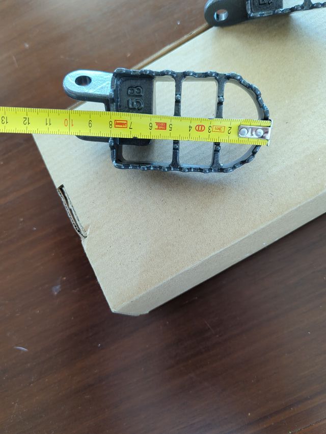 ESTRIBERAS DE MOTO, REPOSAPIES. Nuevas a estrenar