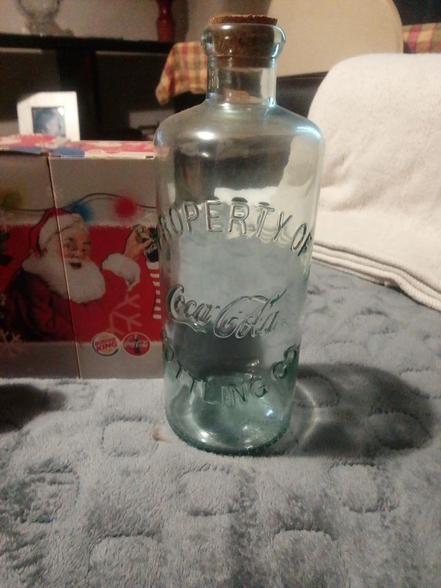 Lote de botellas y caja decorativa