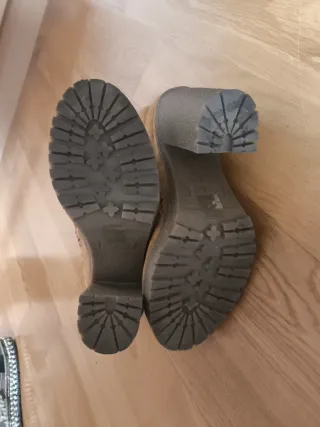 Botines ante beige tacón