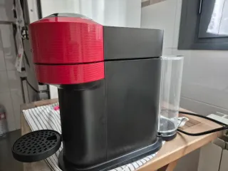 Cafetera Nespresso Vertuo Roja