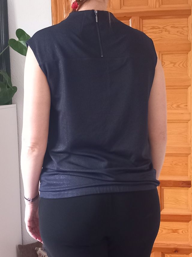 Camiseta mujer. Talla S. Marca: Reserved