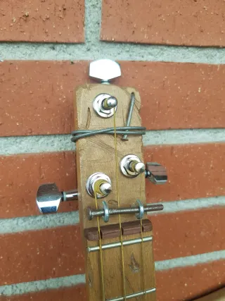 Cigar Box Guitar