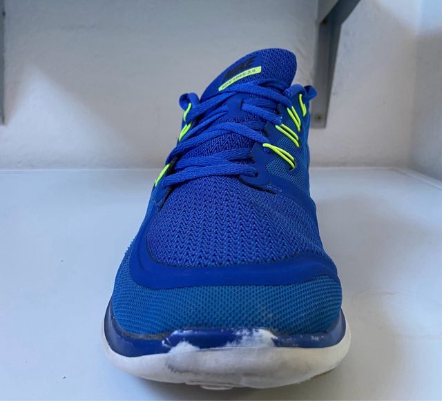 Zapatillas Nike Running Azul y Logo Negro