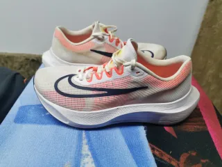 Nike Air Zoom Fly 5 Talla 44, 5