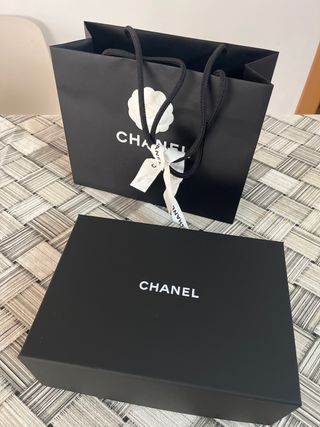 Caja y Bolsa Chanel Negra