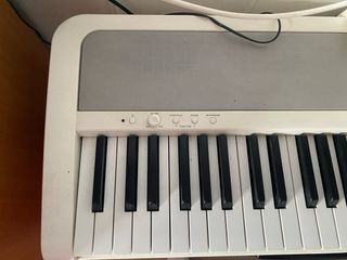 Piano Korg Blanco
