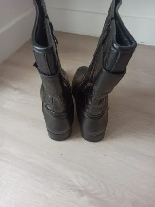 Botas Altas Acolchadas Negras