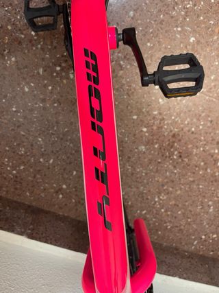 Bicicleta MONTY infantil rosa fluor