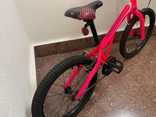 Bicicleta MONTY infantil rosa fluor