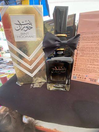 Perfume BINT HOORAN Negro y Dorado