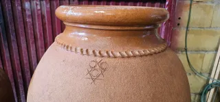 Antiguas tinajas de barro