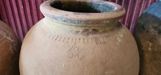 Antiguas tinajas de barro