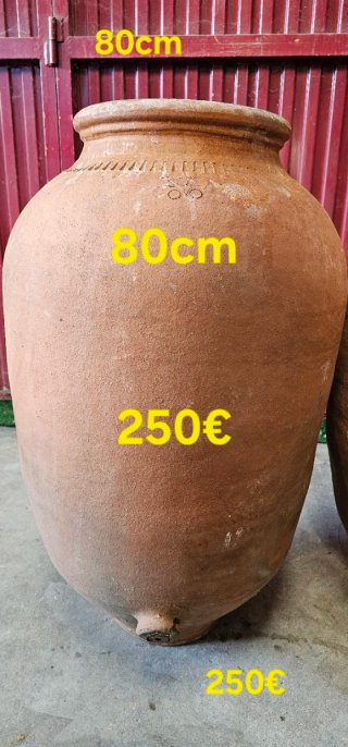 Antiguas tinajas de barro
