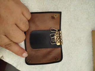 Portachiavi in pelle nera