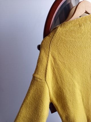 Jersey manga larga 
color mostaza