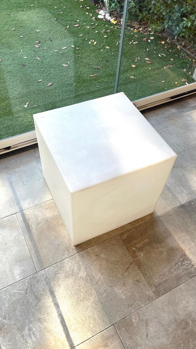 Cubo luminoso para jardín