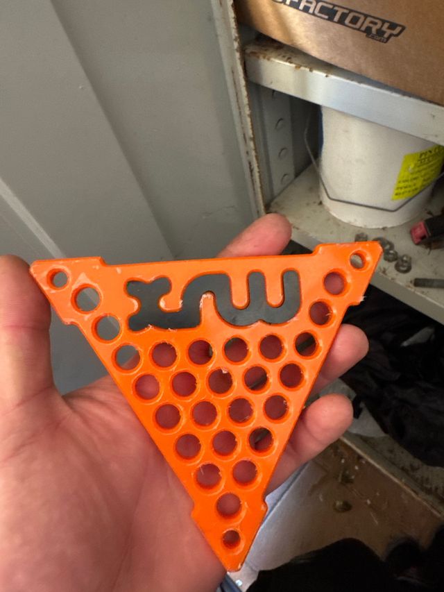 Defensa XRW Naranja Triángulo