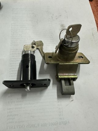 Cerradura Maletero Seat Fura con Llaves.. UD.