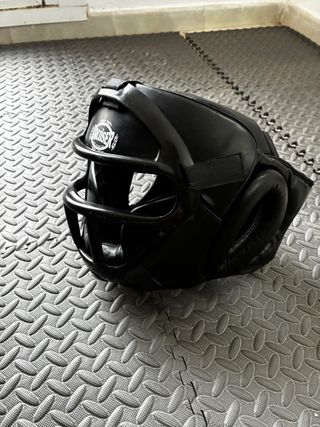 Casco de protección con rejilla Bruiser