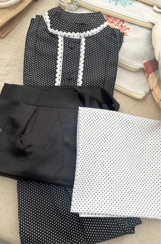 Traje Aldeana Niña Negro/Blanco
talla 8