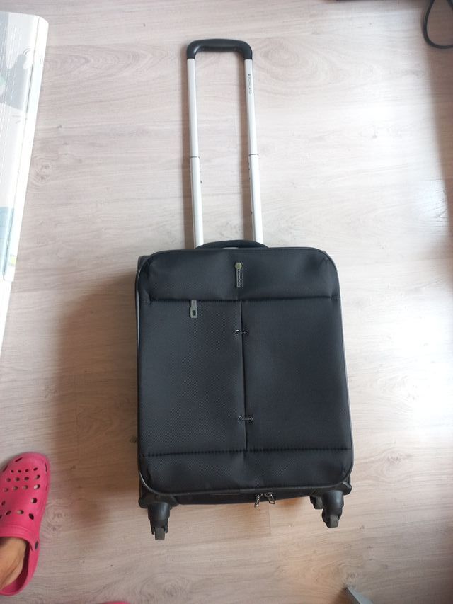Maleta de cabina negra