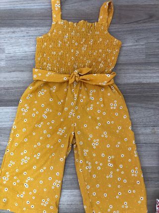 Lotto 3 abiti e 1 tuta