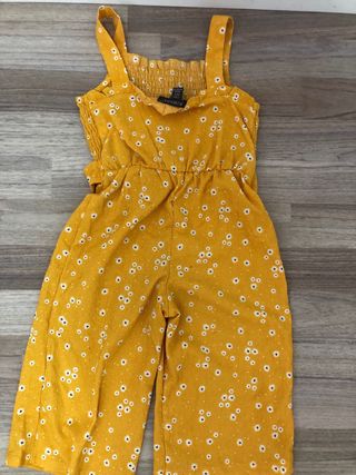 Lotto 3 abiti e 1 tuta