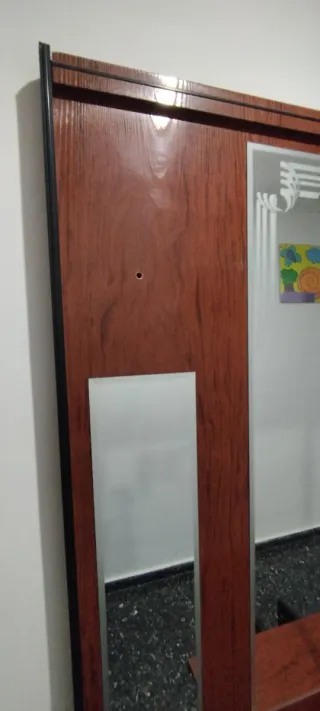 Mueble recibidor madera marrón y negro