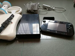 Nintendo Wii U con giochi e accessori