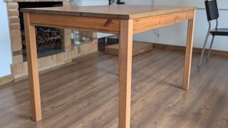 Mesa de madera rústica