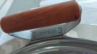 Vassoio rotondo acciaio con manici legno