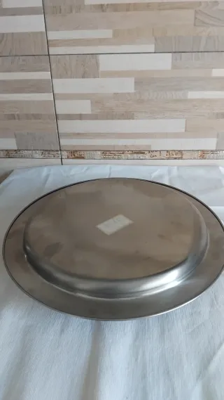 Vassoio rotondo acciaio con manici legno