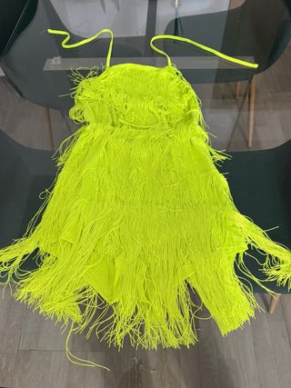 Vestido verde neón con flecos