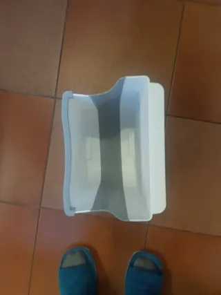 Cubo basura plegable gris y blanco