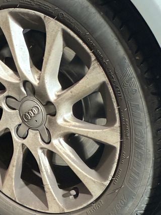 Neumático Michelin 205/55R16 
3 neumáticos