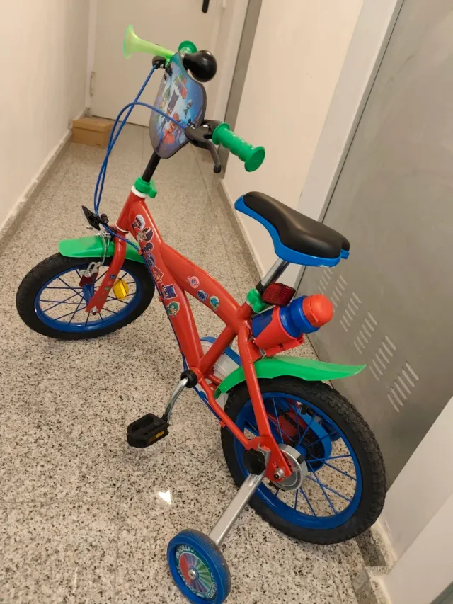 Bici infantil con ruedines PJ Masks
