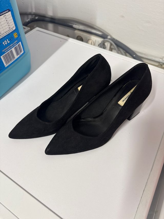 Zapatos tacón ante negro Stradivarius