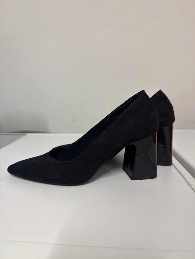 Zapatos tacón ante negro Stradivarius