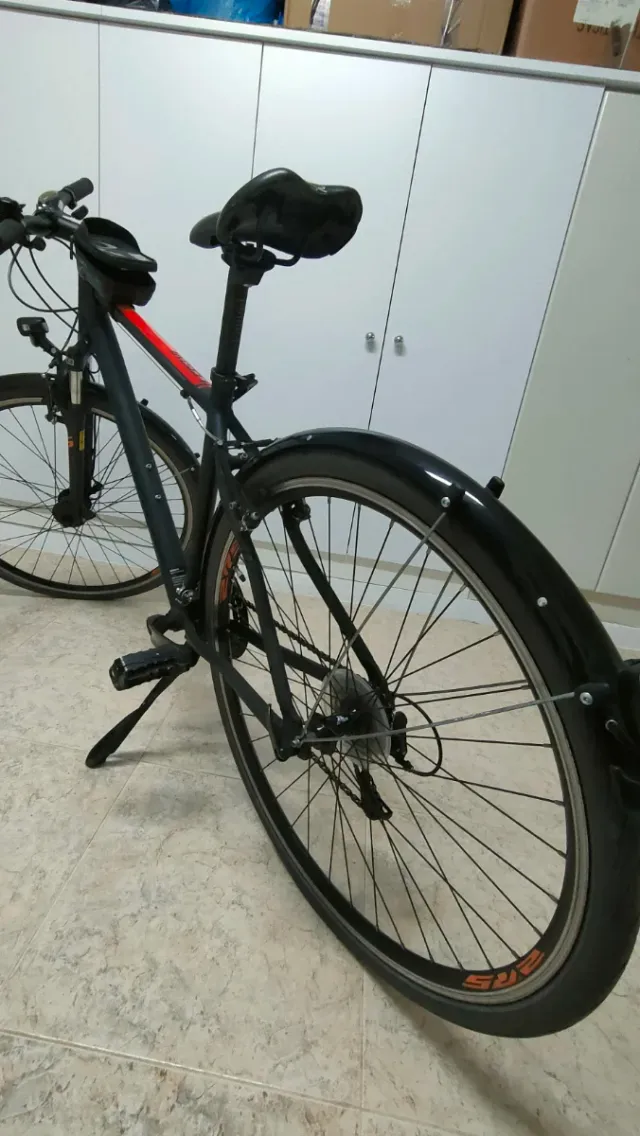 Bicicleta híbrida Serious Cedar aluminio. 28"