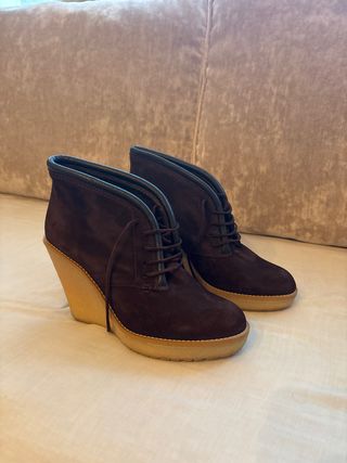 Botines cuña Carolina Herrera Marrones