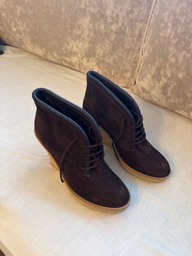 Botines cuña Carolina Herrera Marrones