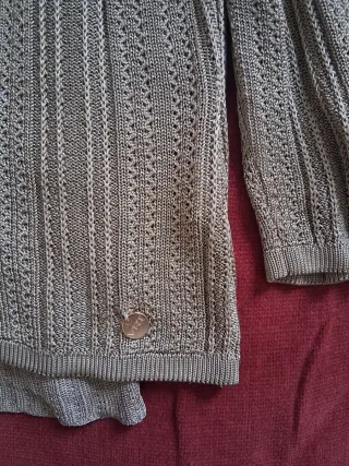 Conjunto chaqueta beige y oro