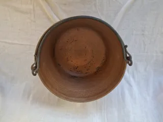 Antico calderone in rame