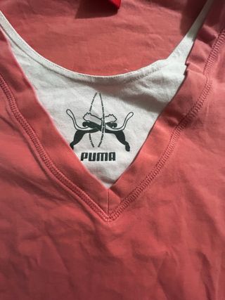 Camiseta Puma rosa y blanca