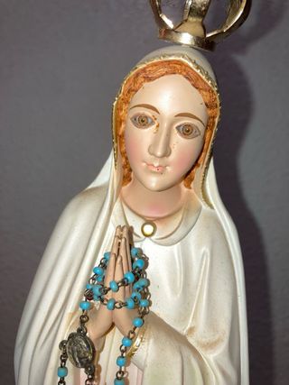 Virgen de Fátima con rosario