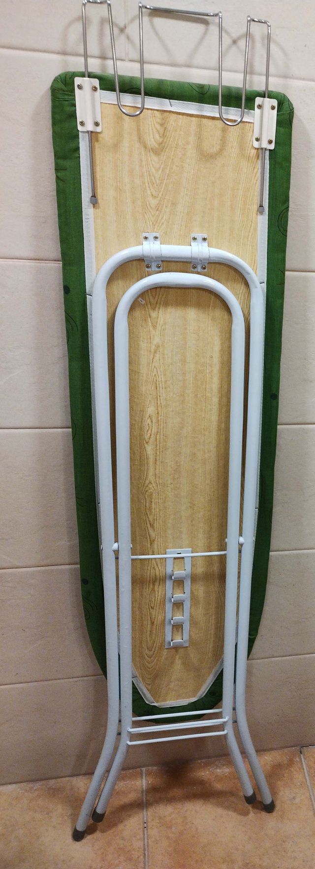 Tabla de Planchar Verde con Dibujos