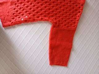 Jersey calado  color coral talla 40
