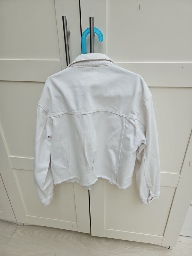 Cazadora vaquera Zara blanca T.11-12 años