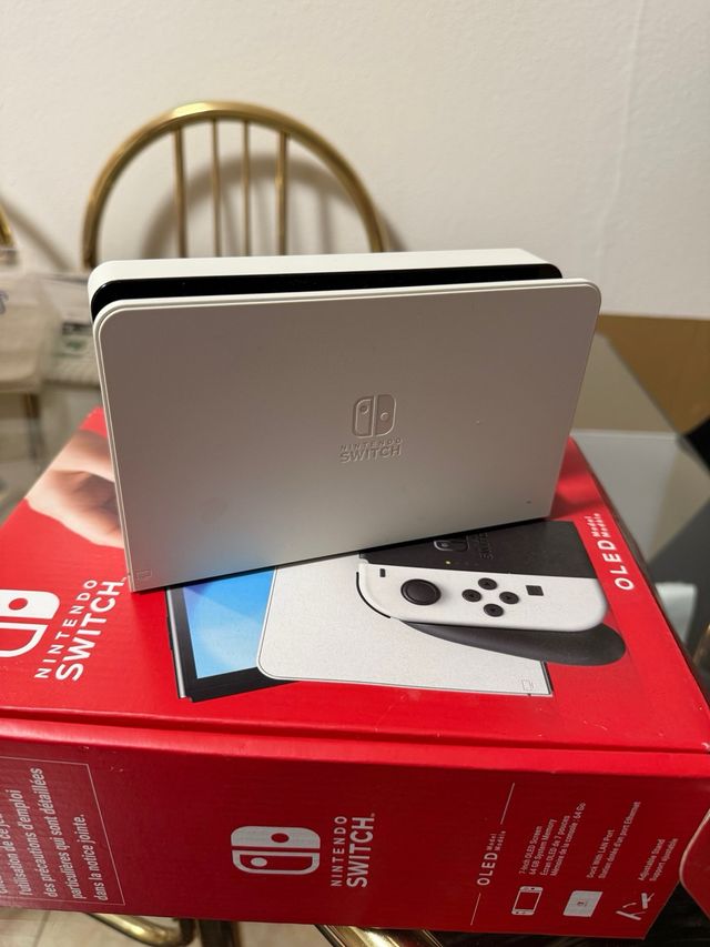 Nintendo Switch OLED Blanca y Negra