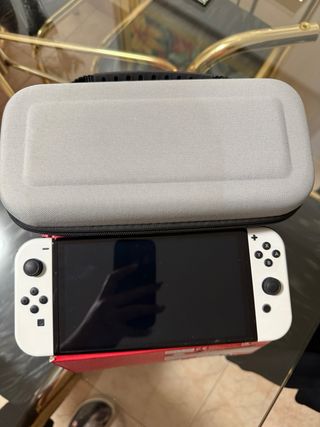 Nintendo Switch OLED Blanca y Negra
